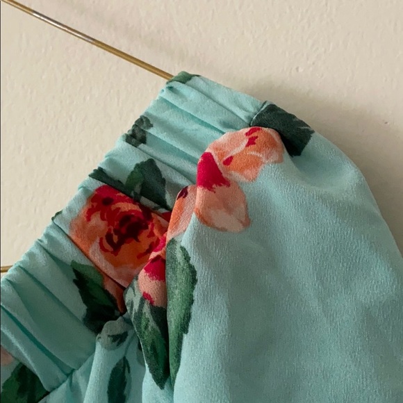 Off the shoulder floral dress - Picture 5 of 5